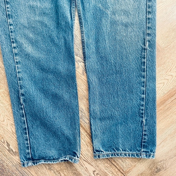 Levi's Jeans 38x32 505 Straight Fit Medium to Dark Wash Blue Jeans - Picture 5 of 8